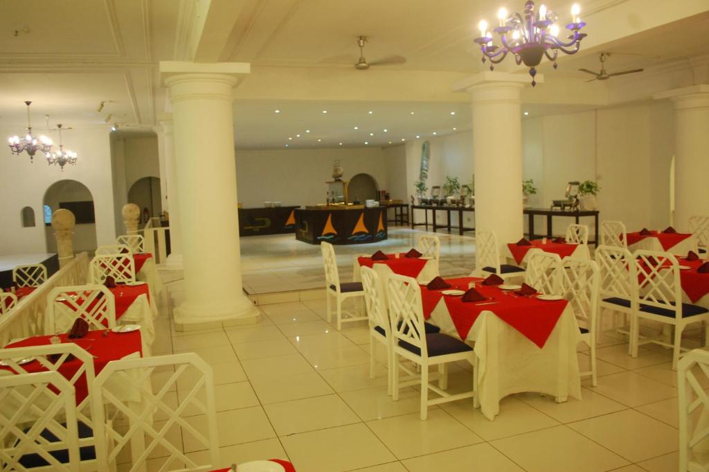 Nyali Sun Africa Beach Hotel and Spa, Момбаса ціни