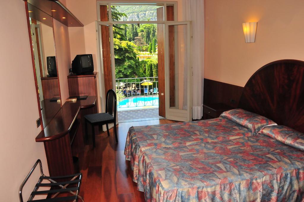Hot tours in Hotel Hotel Continental Lake Garda Italy