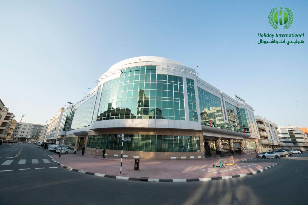 Holiday Inn Bur Dubai - Embassy District, фотографії території
