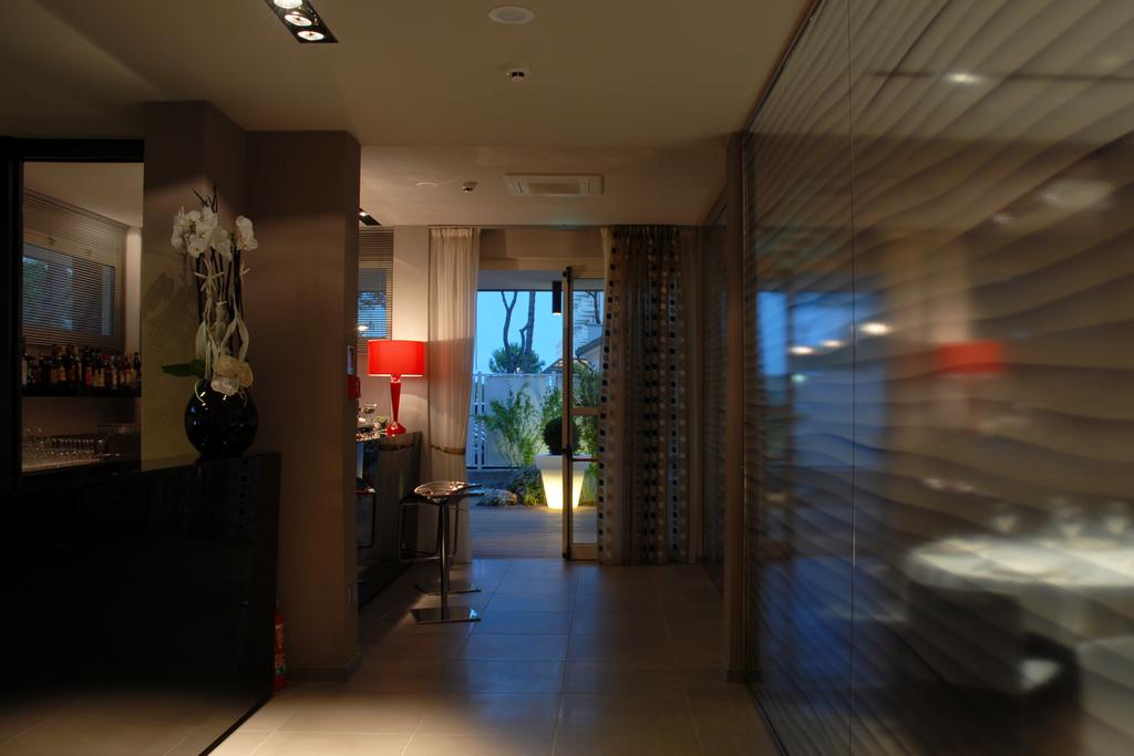 Горящие туры в отель Hotel Atmosfere Милано-Мариттима