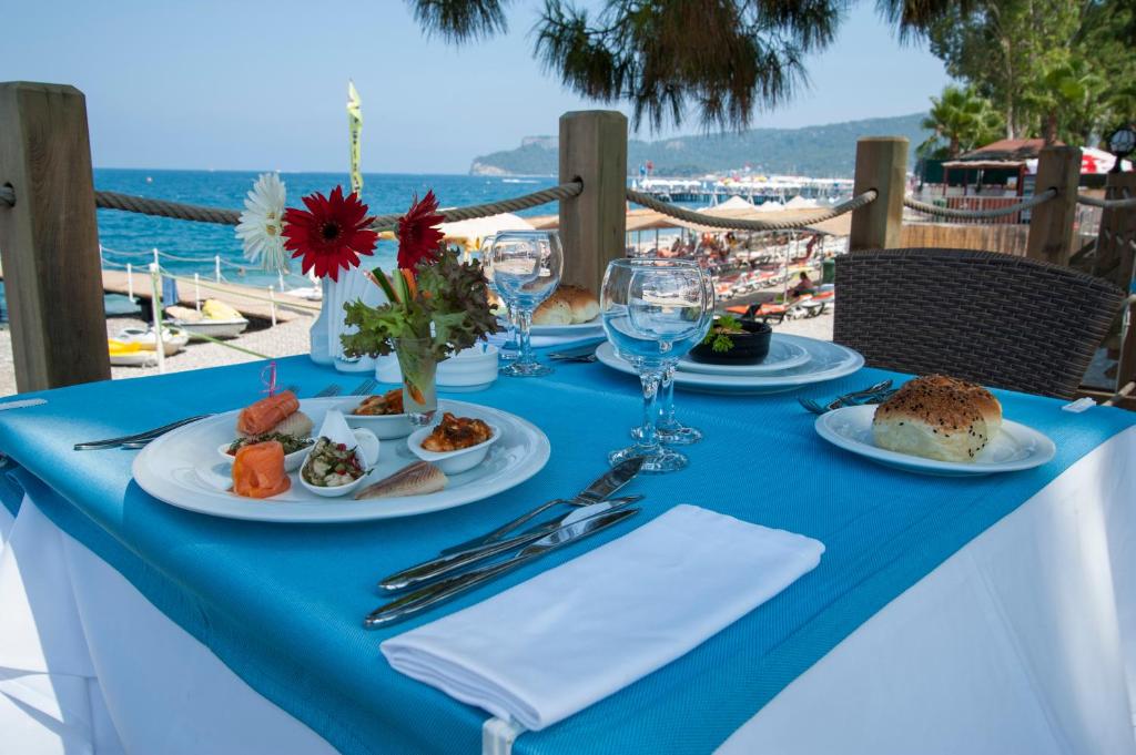 Crystal Aura Beach Resort & Spa Туреччина ціни