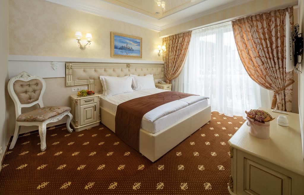 Chevalier Hotel, Україна, Буковель