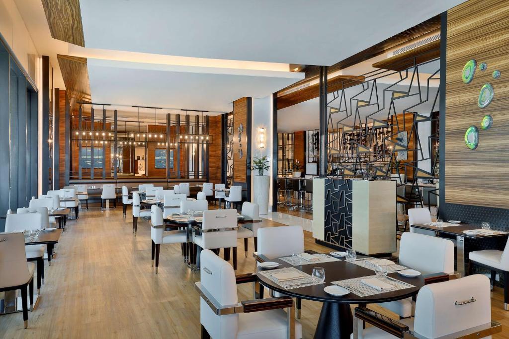Відгуки гостей готелю Hilton Dubai Palm Jumeirah