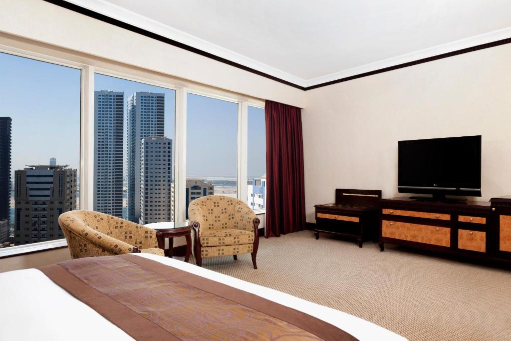 Горящие туры в отель Corniche Hotel Sharjah (ex. Hilton Sharjah) Шарджа