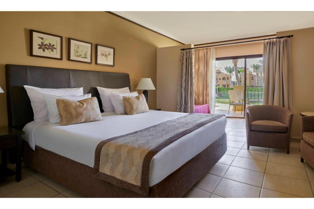 Hotel reviews, Jaz Lamaya Resort