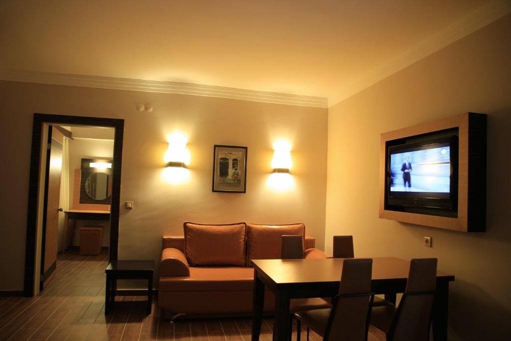 Odpoczynek w hotelu Club Alpina Hotel (ex.Xeno Sonas Alpina)