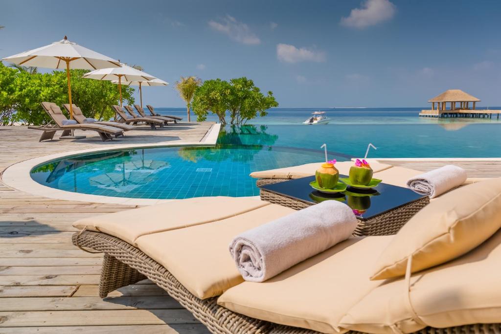 Тури в готель Kudafushi Resort & Spa Раа Атол