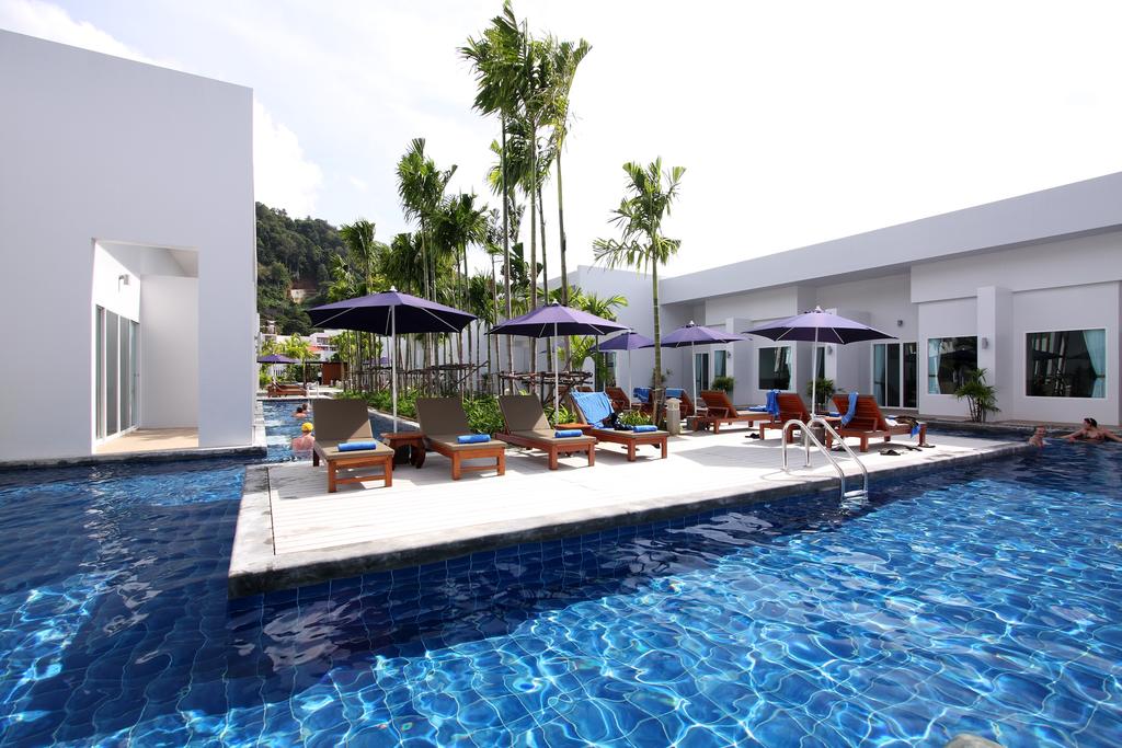 Hotel, Blu Pine Villa & Pool Access (ex. Kata Lucky Villa & Pool Access)
