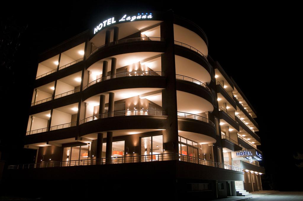 Отель, Laguna