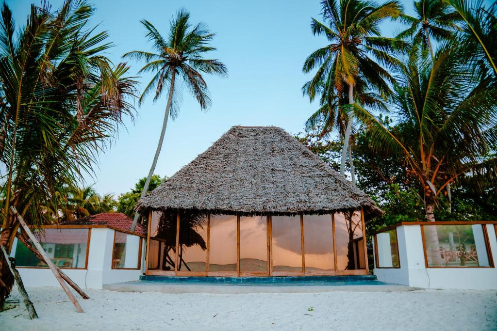 Танзания Tiki Beach Club & Resort
