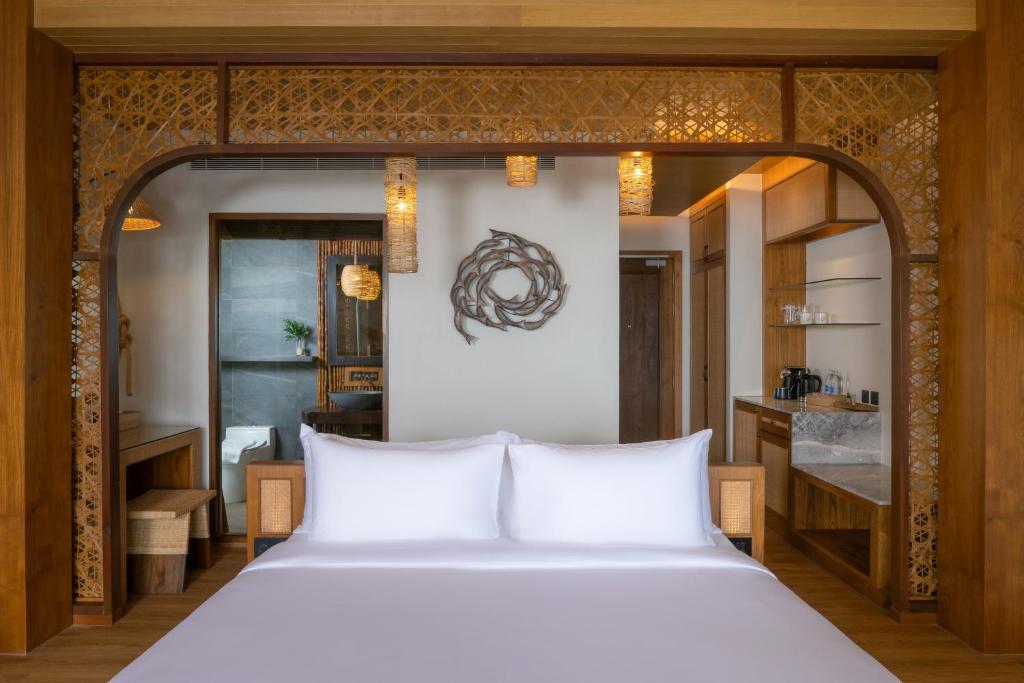 Горящие туры в отель Sinae Phuket Luxury Hotel Пхукет Таиланд