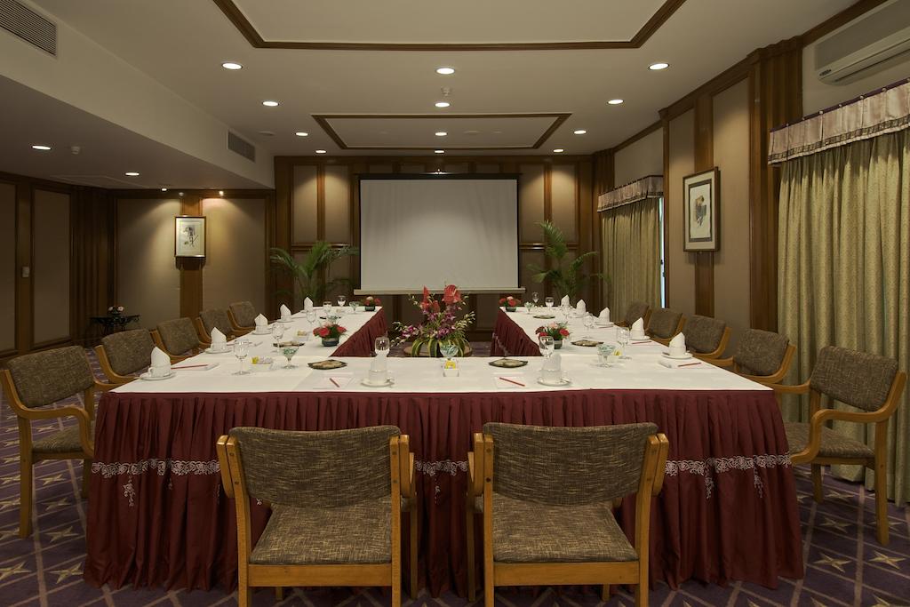 Отдых в отеле The Gateway Hotel Ummed Ahmedabad