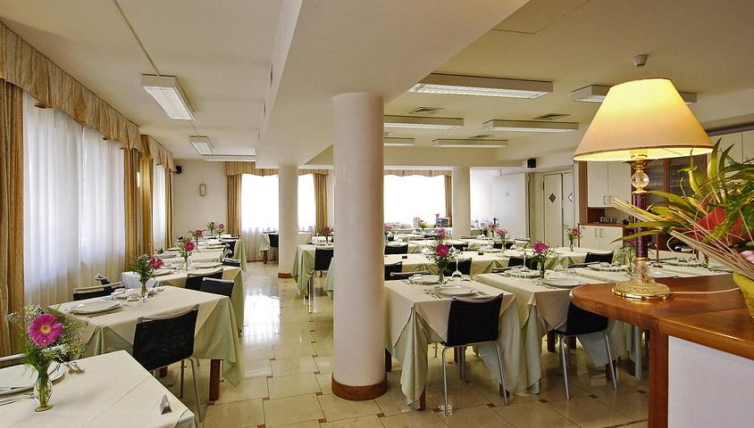 Италия Hotel Maita