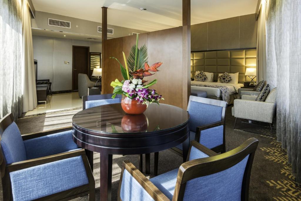 Горящие туры в отель Howard Johnson Bur Dubai