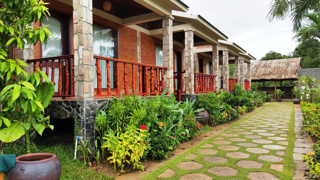 Гарячі тури в готель Cottage Village Фукуок (острів) В'єтнам