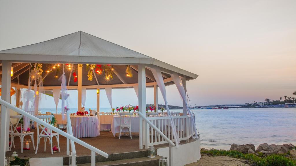 Wakacje hotelowe Nissi Beach Resort Ajia Napa Cypr