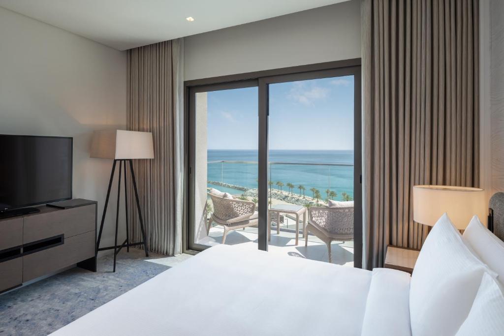 Горящие туры в отель Address Beach Resort Fujairah