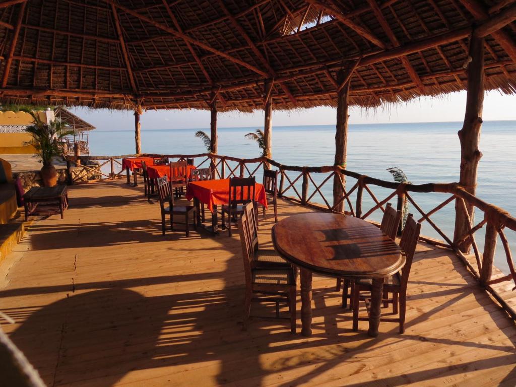 Горящие туры в отель Queen Of Sheba Beach Lodge Занзибар (остров) Танзания