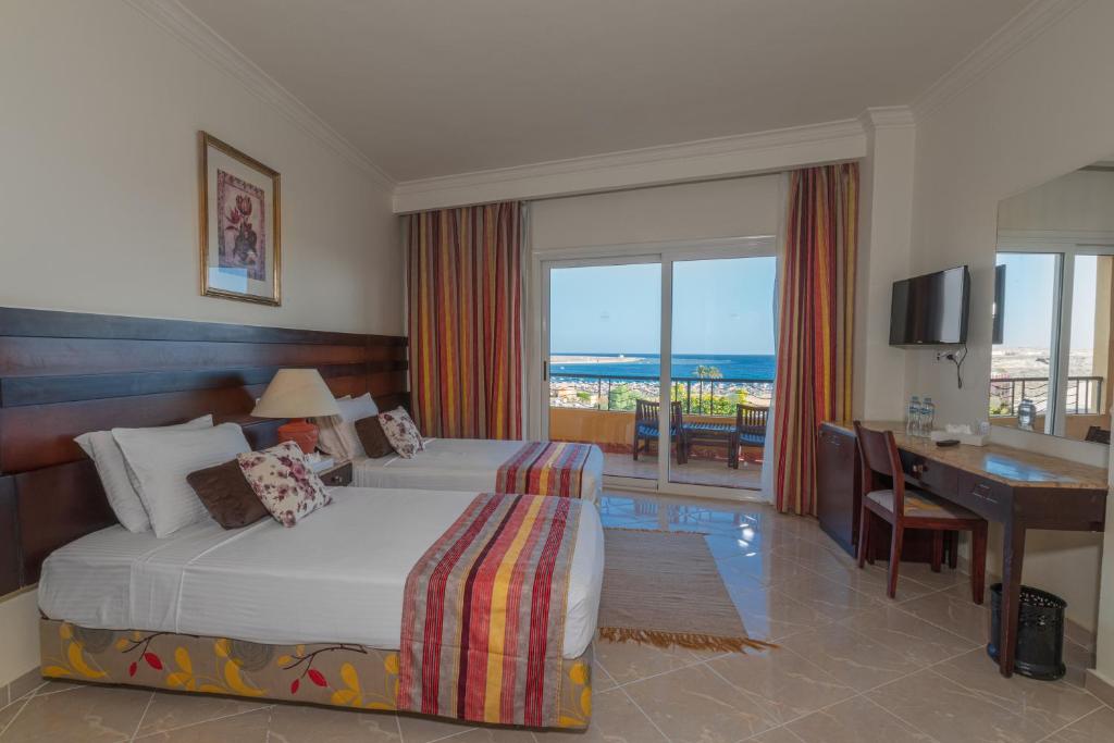 Відпочинок в готелі Malikia Abu Dabbab Aquapark Beach Resort