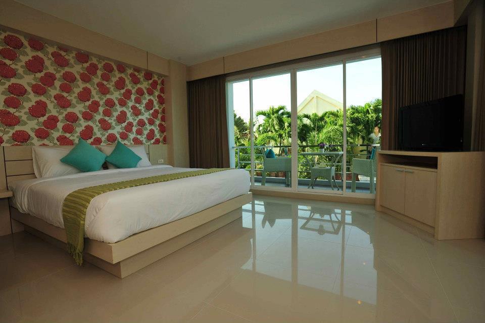 Отель, Таиланд, южный Пхукет, Chalong Beach Front Residence