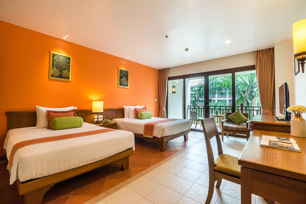 Hotel, Ravindra Beach Resort