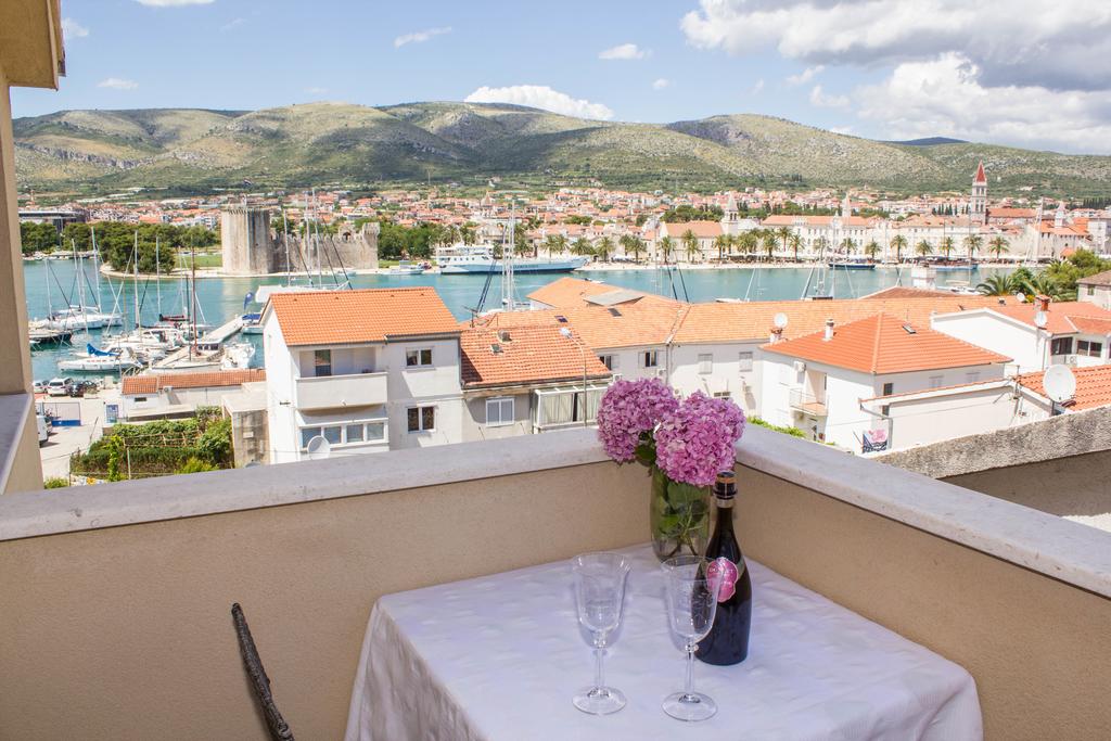 Hot tours in Hotel Apartments Maria Middle Dalmatia