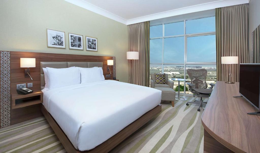 Hilton Garden Inn Dubai Al Muraqabat, ОАЕ