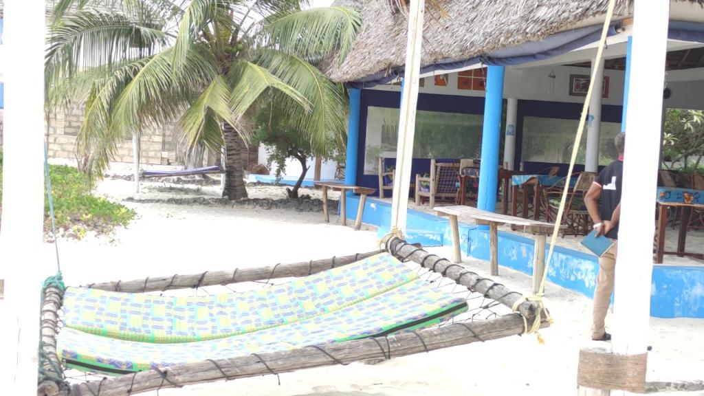 Туры в отель Oasis Beach Inn Джамбиани Танзания