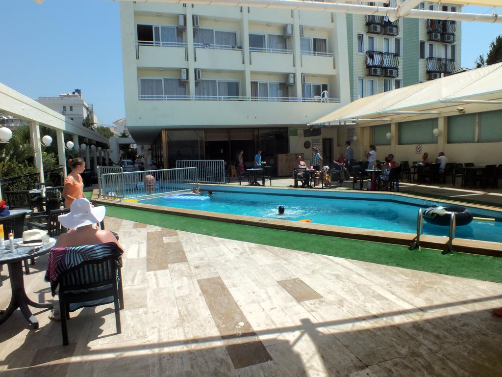 Відпочинок в готелі Tuntas Beach Hotel Altinkum