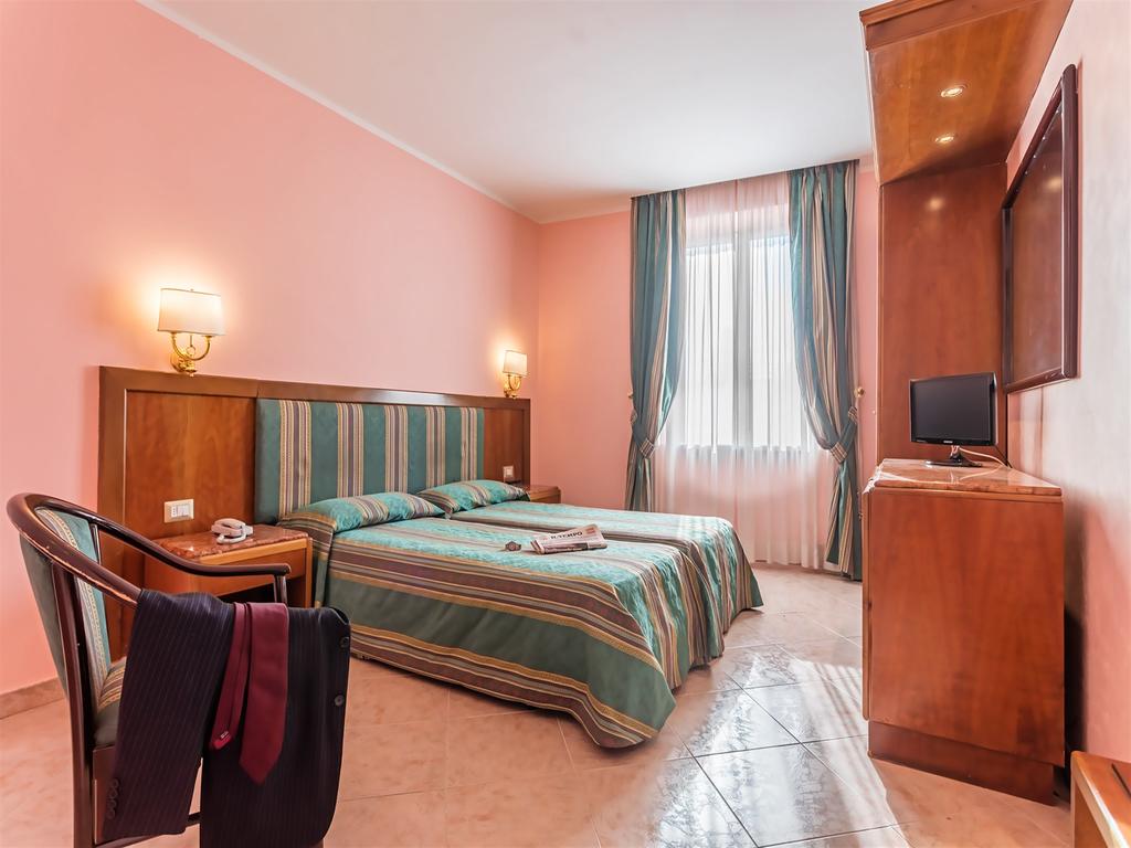 Tours to the hotel Hotel Siracusa Rome