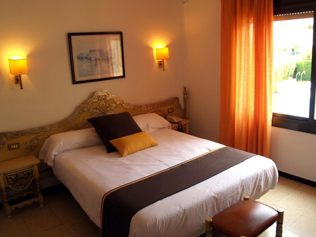 Oferty hotelowe last minute Hostal Del Sol Hotel Costa Brava