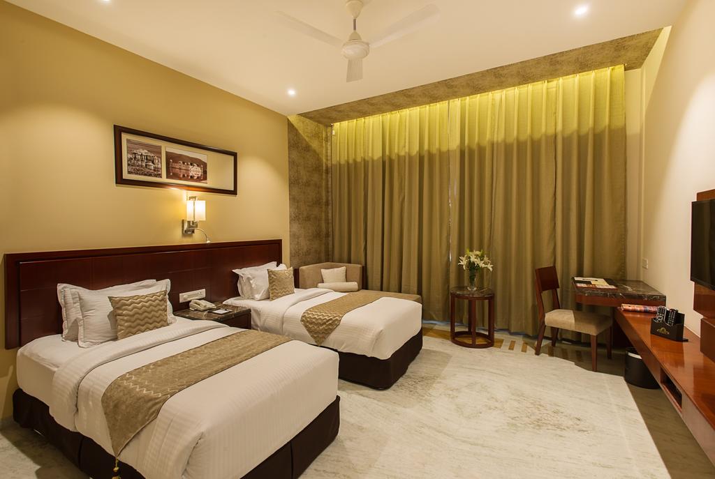 Kk Royal Hotel at Amer (ex. Kk Royal Days), Джайпур ціни