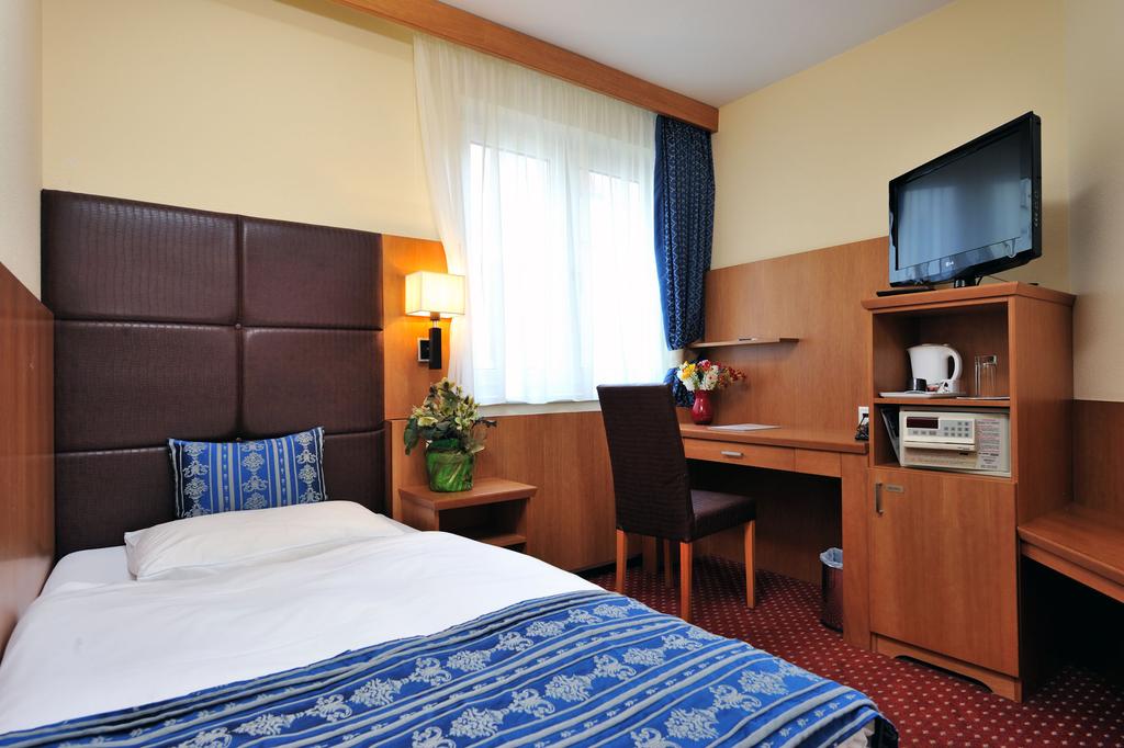 Горящие туры в отель Carlton Hotel Budapest Будапешт Венгрия