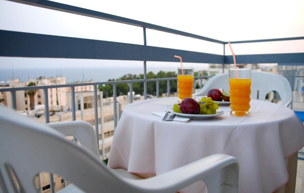 Blue Crane Hotel Apts, Limassol ceny