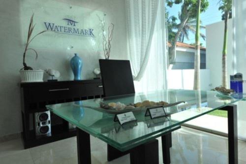 Фото отеля Watermark Luxury Oceanfront All Suite Hotel