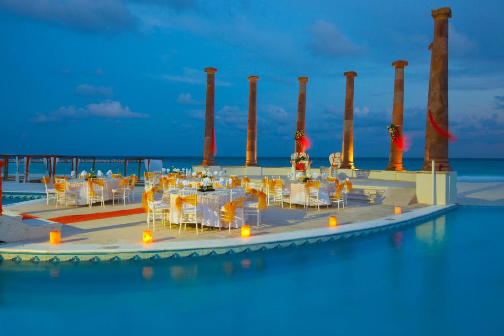 Туры в отель Krystal Cancun Канкун