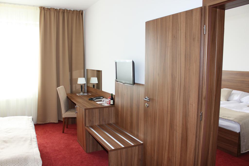 Отдых в отеле Hotel Saffron, Bratislava Братислава Словакия