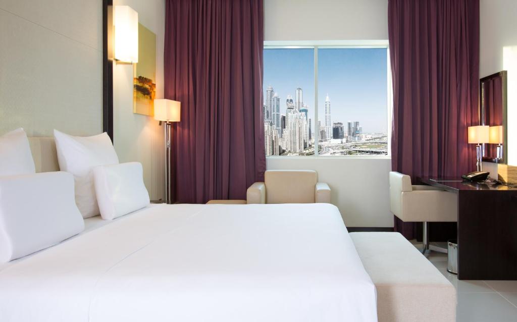Отель, Дубай (пляжные отели), ОАЭ, Pullman Dubai Jumeirah Lakes Towers