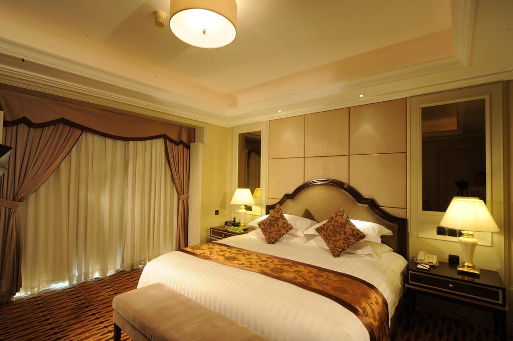 Горящие туры в отель Hotel Equatorial Shanghai Шанхай Китай
