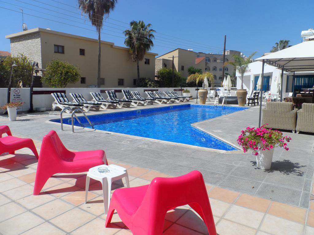 Отдых в отеле The Palms Hotel Apts Лимассол Кипр