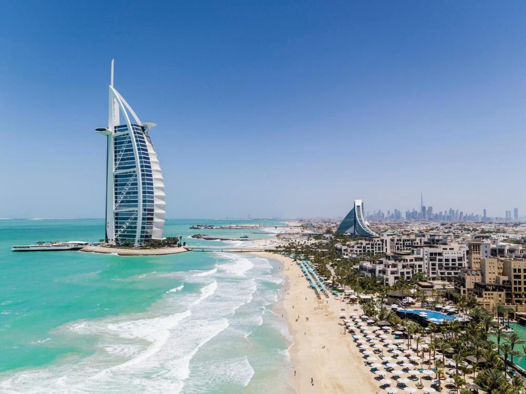 Jumeirah Beach Hotel цена
