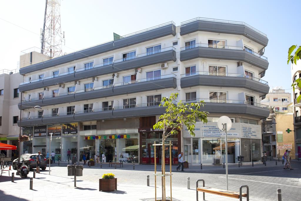 Petrou Bros Hotel Apts (ex. Blazer Residence), Ларнака, Кіпр, фотографії турів