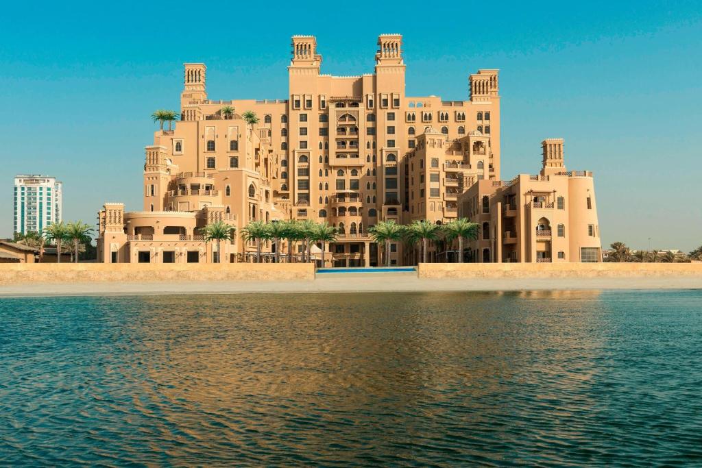 Sheraton Sharjah Beach Resort & Spa, розваги
