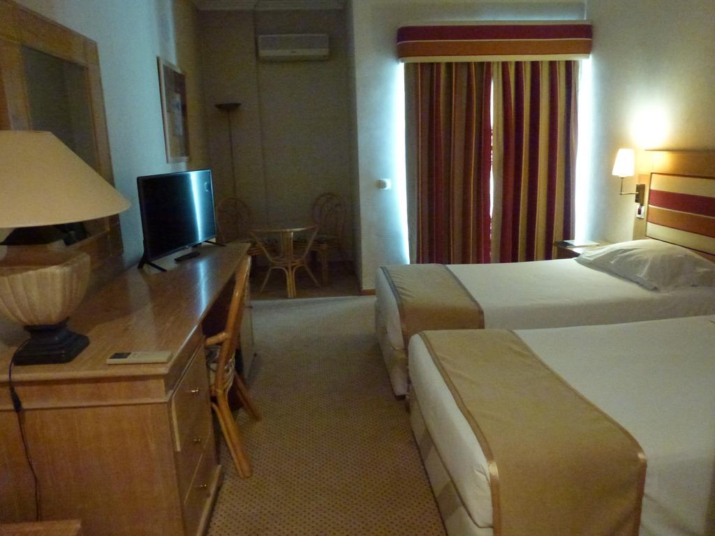 Отдых в отеле Riviera Hotel Каркавелуш Португалия