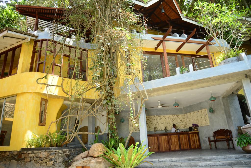 Hot tours in Hotel Thambapanni Retreat Unawatuna