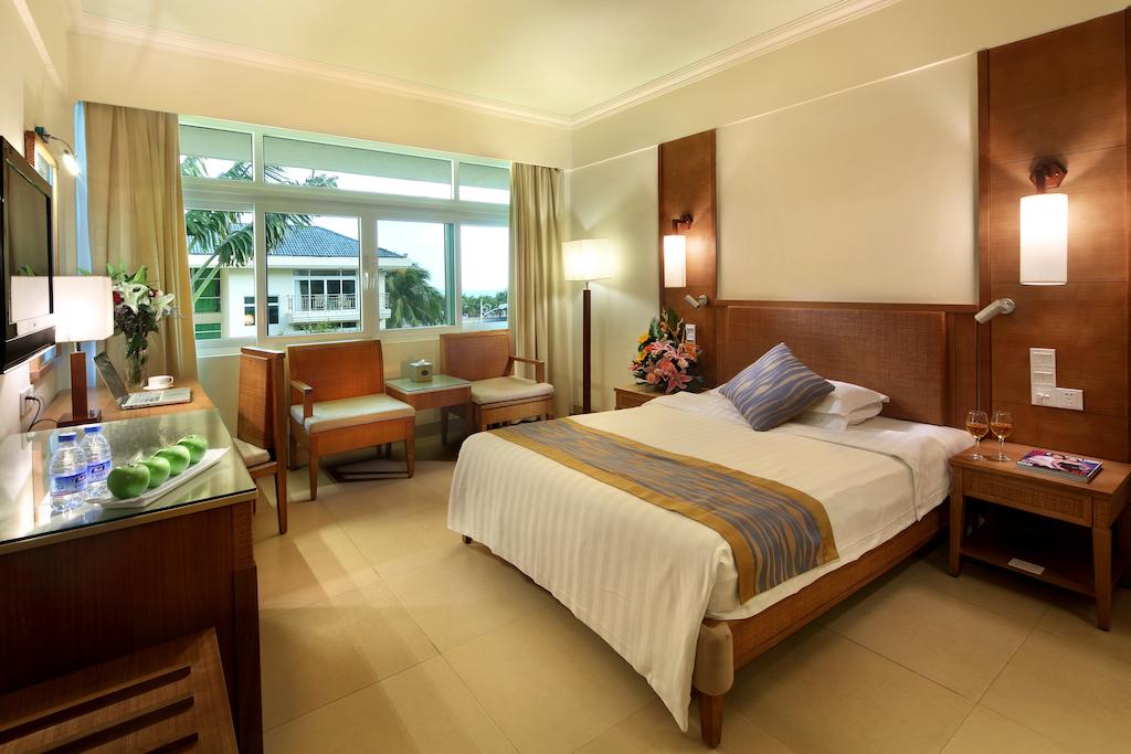 Landscape Beach Hotel Sanya (ex. Liking Resort), Дадунхай, фотографії турів