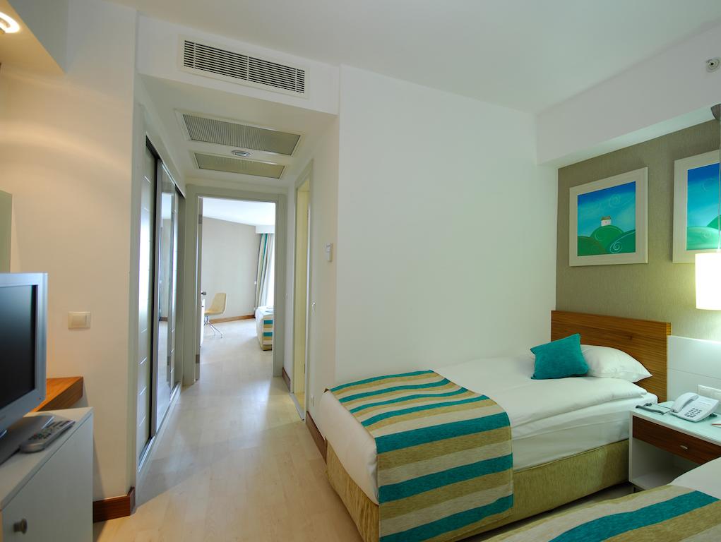 Фото готелю Sunis Evren Beach Resort Hotel & Spa