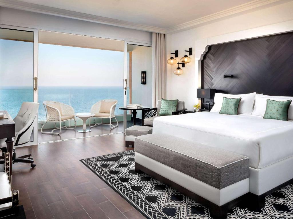 Hotel prices Fairmont Fujairah Beach Resort