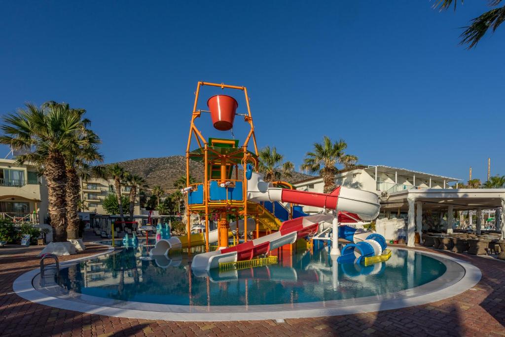 Відпочинок в готелі Star Beach Village & Water Park