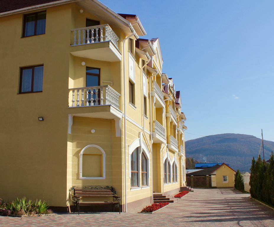Отдых в отеле Сонячна Квітка Закарпатская область